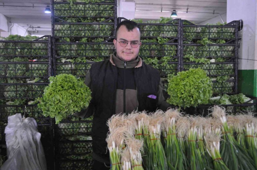 Pazarcı Esnafı Kontrolsüz Ve Plansız Üretimden, Satıştan Dertli