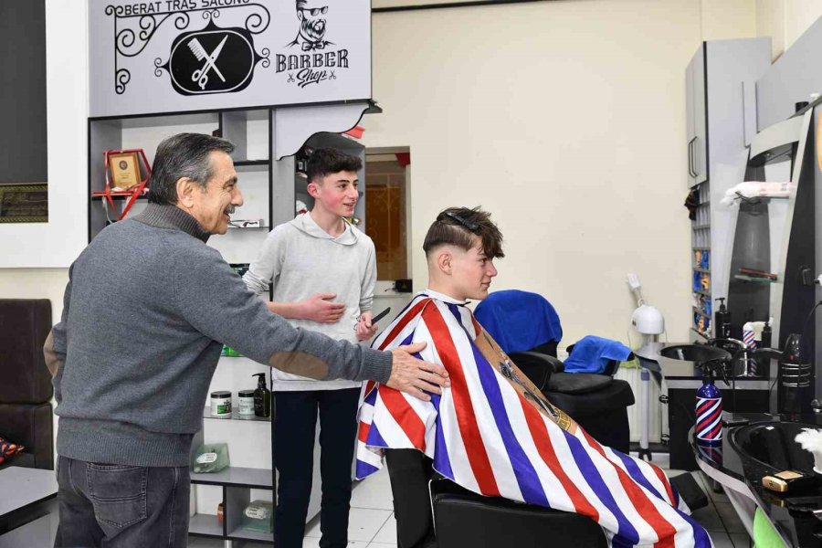 Başkan Ataç Esnafı Ziyaret Etti