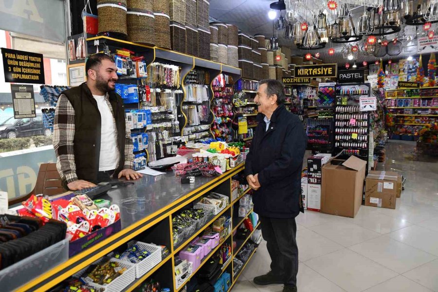 Başkan Ataç Esnafı Ziyaret Etti