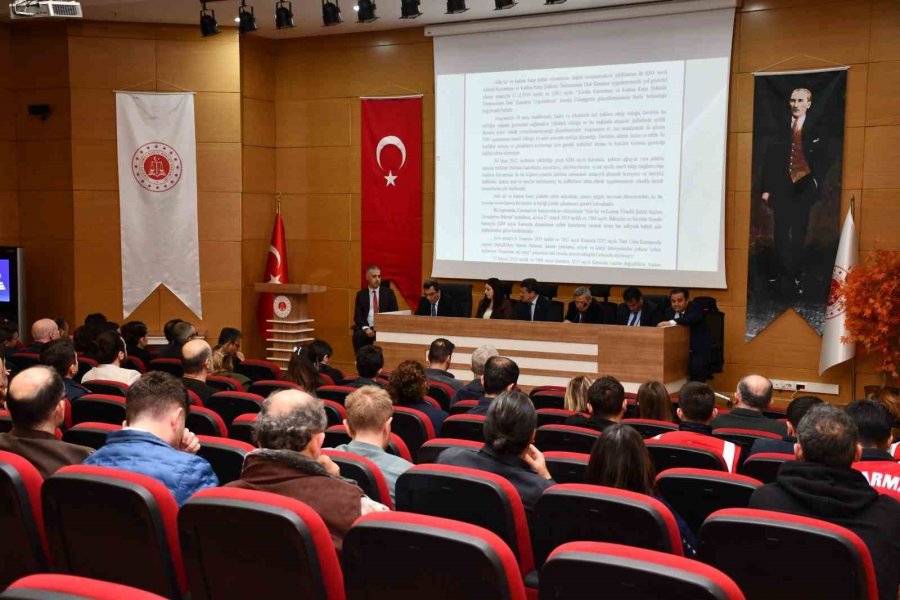 Kadına Yönelik Şiddetin Önlenmesi İçin Toplantı Düzenlendi