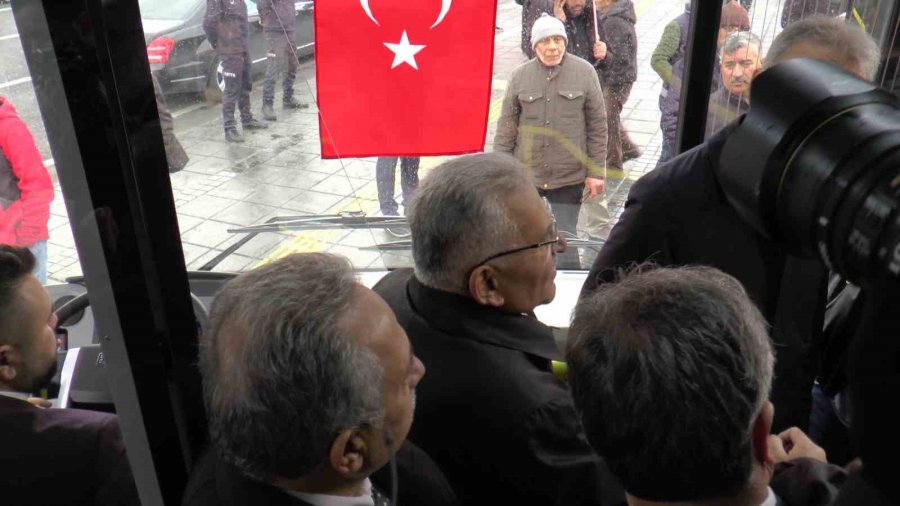 Başkan Büyükkılıç, 12 Adet Yeni Otobüsü Tanıttı