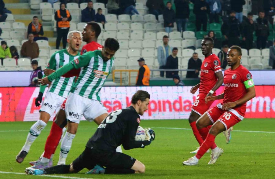 Spor Toto Süper Lig: Konyaspor: 1 - Antalyaspor: 1 (ilk Yarı)