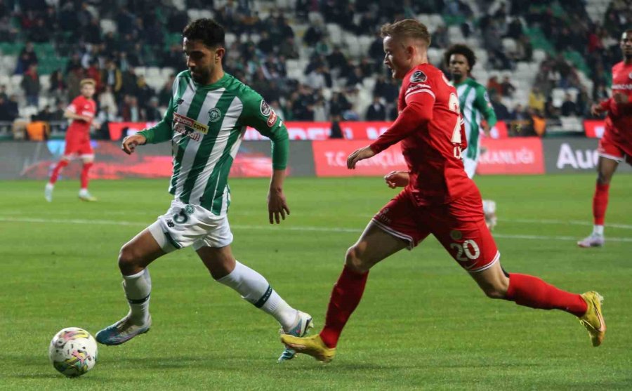Spor Toto Süper Lig: Konyaspor: 1 - Antalyaspor: 1 (ilk Yarı)