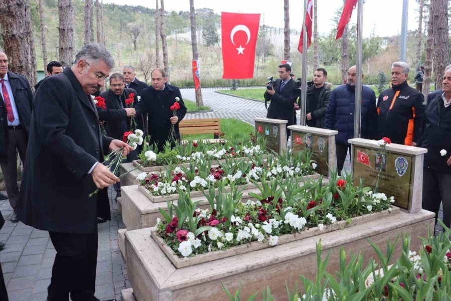 Şehit Polisler Dualarla Anıldı