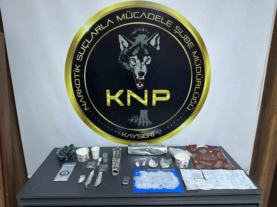 Polisin Operasyonunda Lavabodan, Taşın Altından Uyuşturucu Çıktı