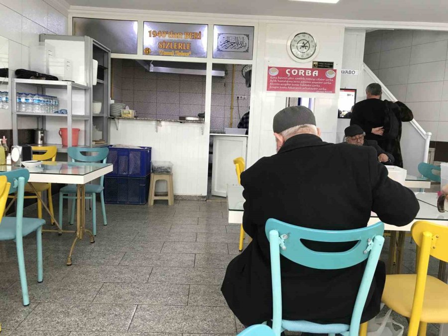 Eskişehir’deki Lokantadan Ramazanda Duyarlı Davranış