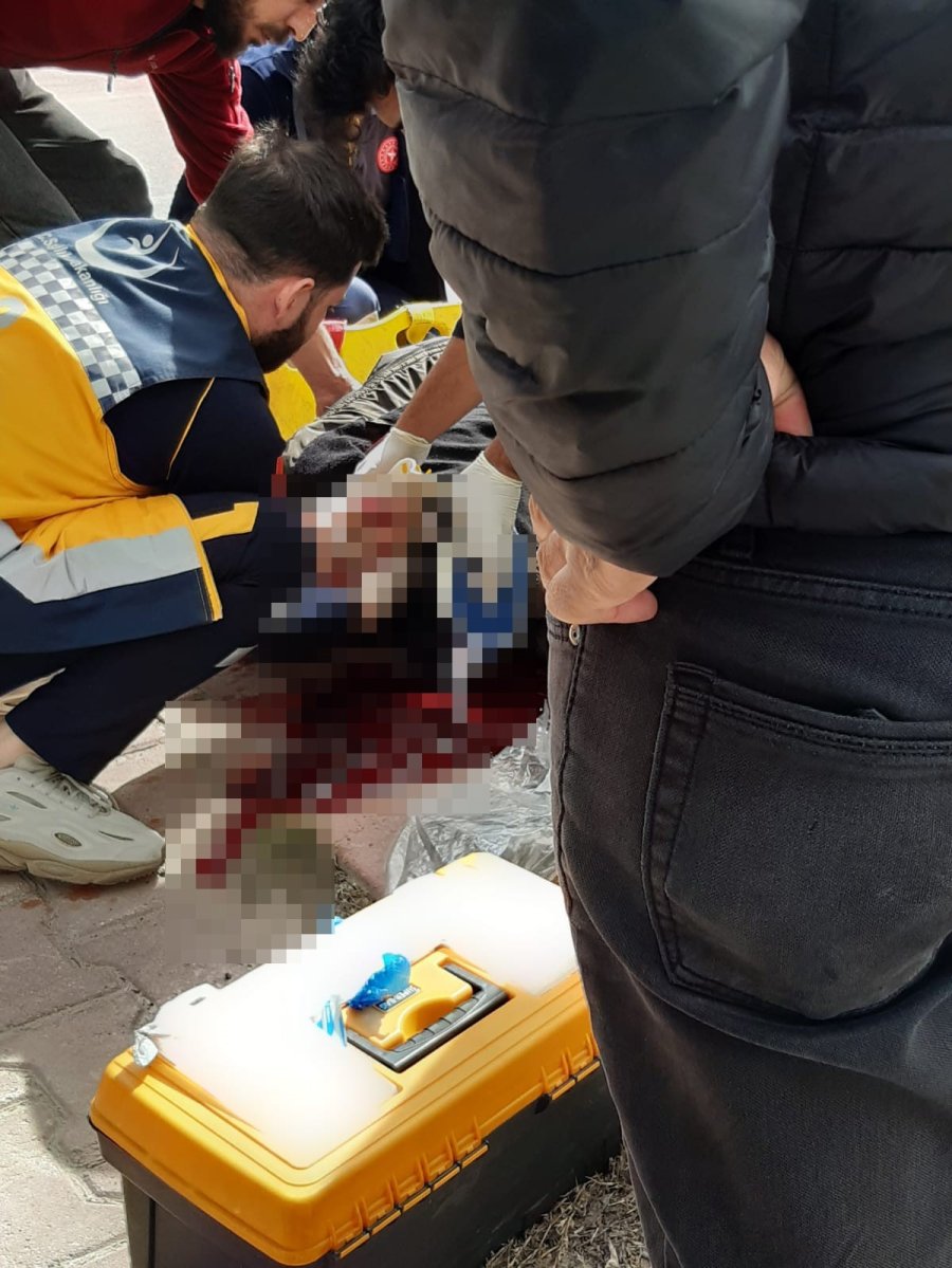 Otomobil Motosiklete Çarptı: 1 Ölü