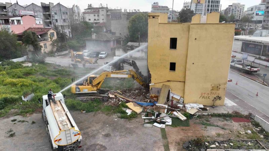 Büyükşehir Belediyesi Balbey’de İlk Kazmayı Vurdu
