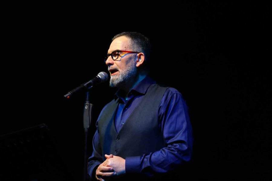 İbrahim Sadri’den Şiir Dolu Ramazan Akşamı