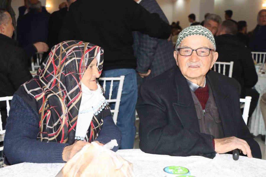 Gemiçli Yörükler İftarda Bir Araya Geldi