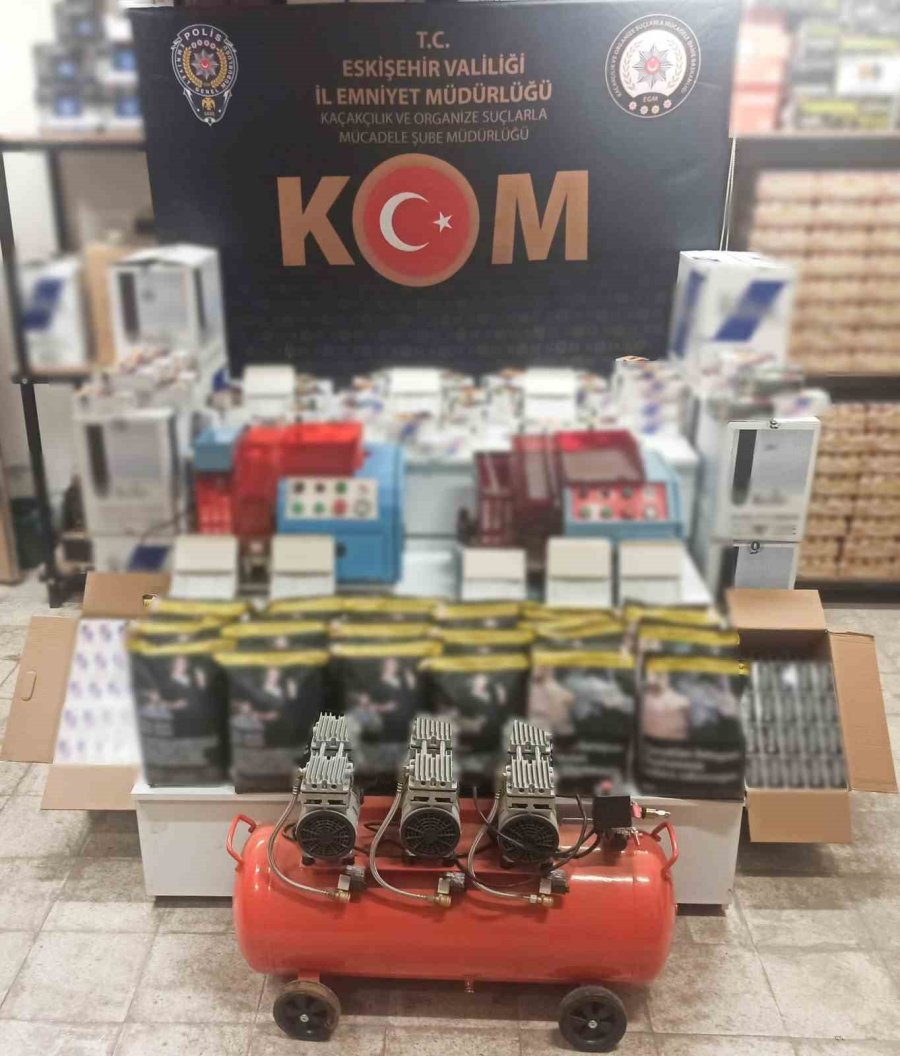 Eskişehir’de Çok Sayıda Kaçak Ürün Ele Geçirilirken 18 Şüpheli Yakalandı