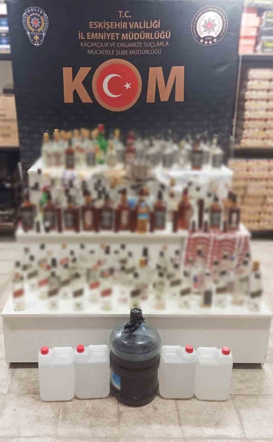 Eskişehir’de Çok Sayıda Kaçak Ürün Ele Geçirilirken 18 Şüpheli Yakalandı