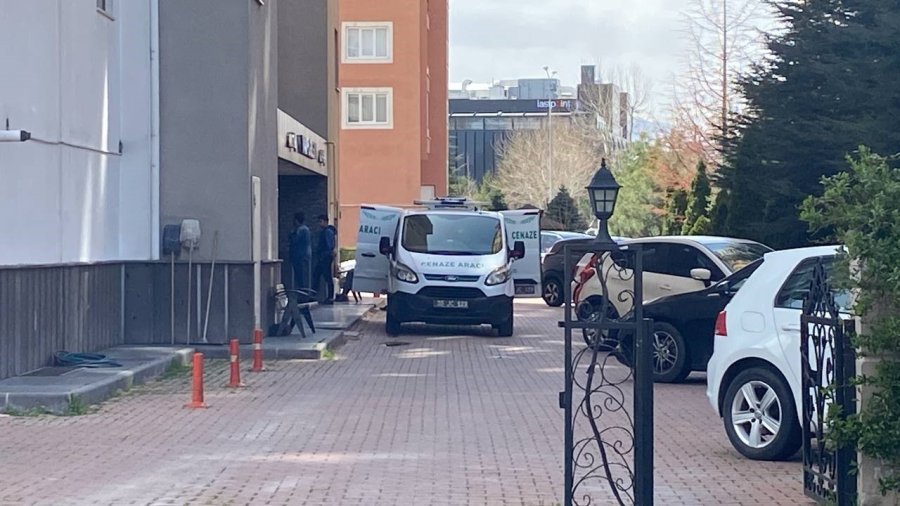 43 Yaşındaki Kadın Kendini Asarak Yaşamına Son Verdi