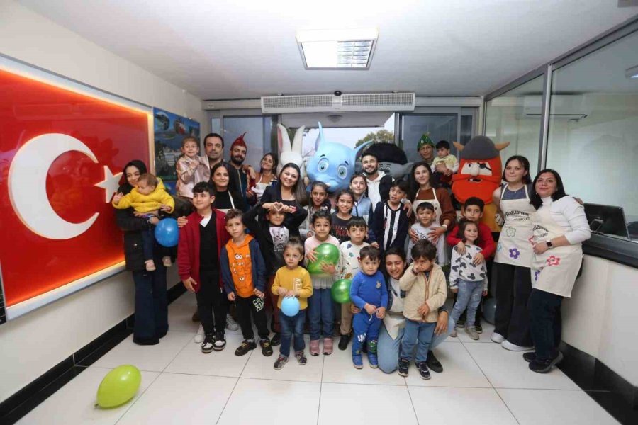 Tütüncü, Depremzedelerle İftar Yemeğinde Buluştu