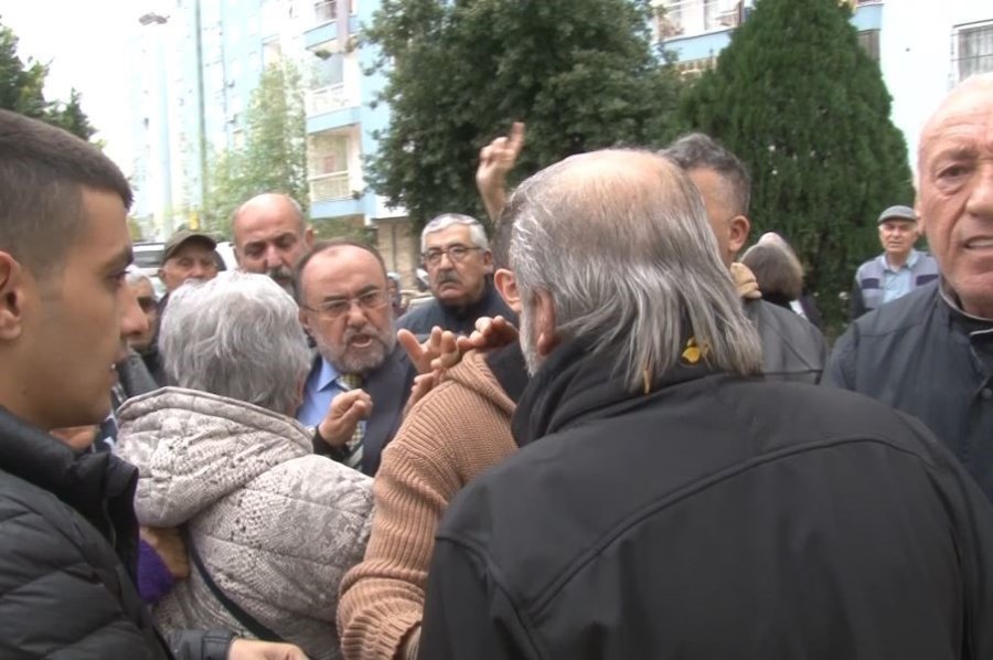 Antalya’da 590 Daireli Sitede ’karot’ Gerginliği Sürüyor