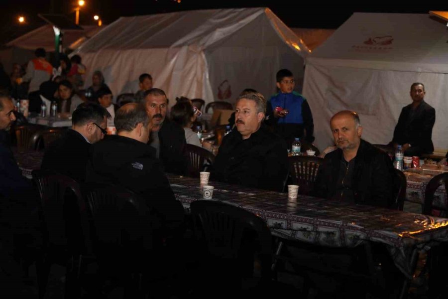 Melikgazi Belediyesi’nden Çin Mahallesi’ndeki Çadırkentte İftar Beraberliği