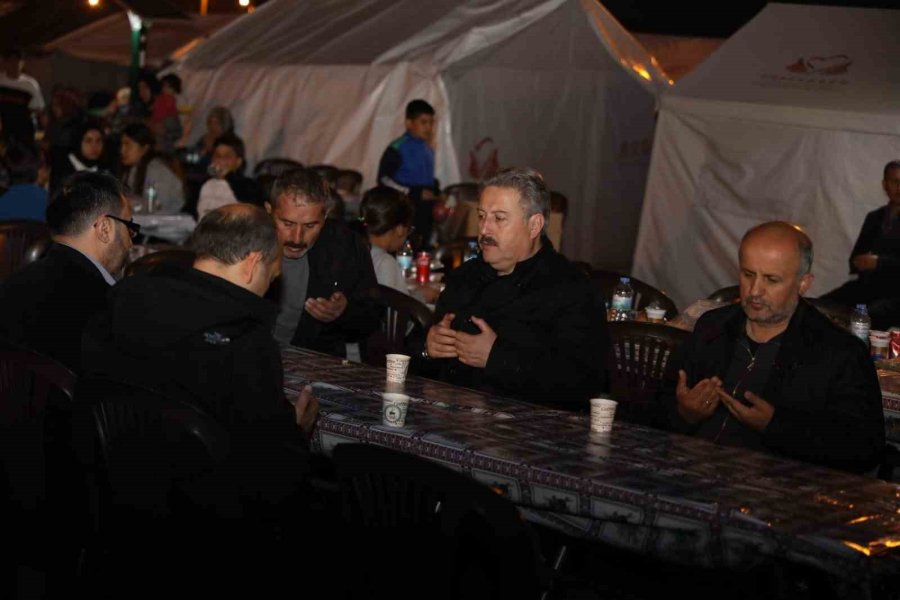 Melikgazi Belediyesi’nden Çin Mahallesi’ndeki Çadırkentte İftar Beraberliği