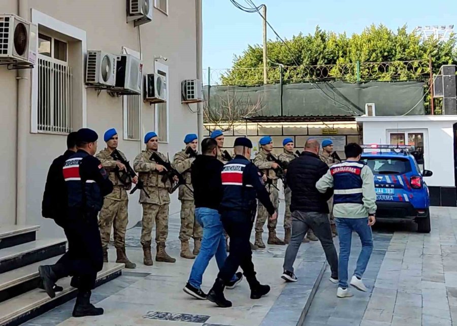 Mersin’de Jandarmanın Düzenlediği Kökünü Kurutma Operasyonunda 25 Tutuklu