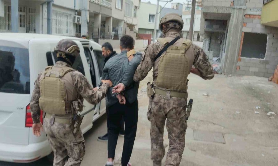 Mersin’deki Kökünü Kurutma Operasyonunda 70 Kişi Gözaltına Alındı