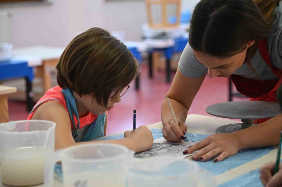Sanat Ve Tasarım Atölyesi’ne Öğrencilerden Yoğun İlgi