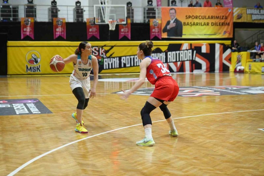 Tarsus Belediyesi Kadın Basketbol Takımı Şampiyon Oldu