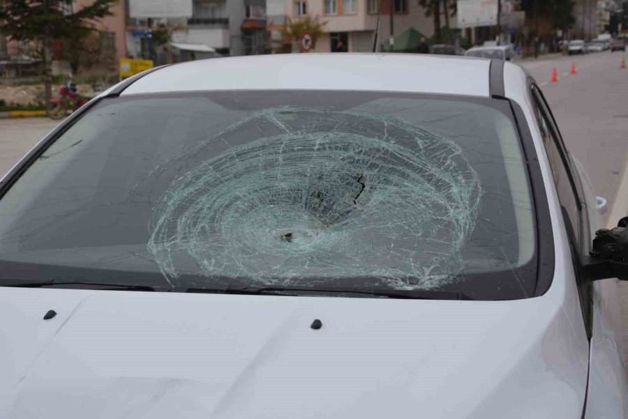 Otomobil İle Elektrikli Motosiklet Çarpıştı: 1 Ölü