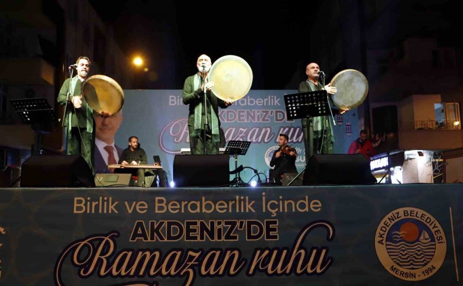 Mersin’de Grup Tillo, İlahiler Seslendirdi