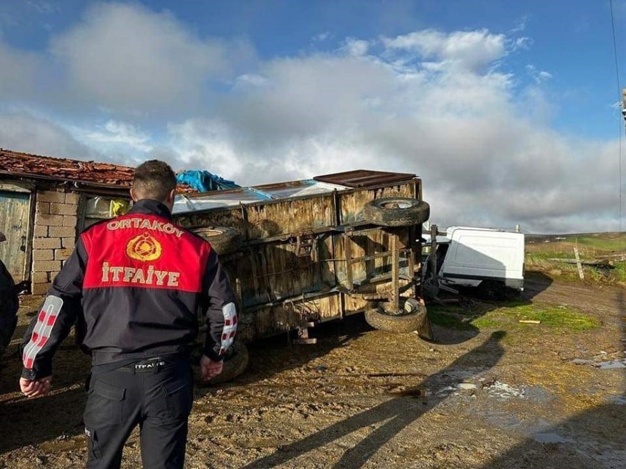 Aksaray’da Fırtına Ve Hortum Yıktı Geçti