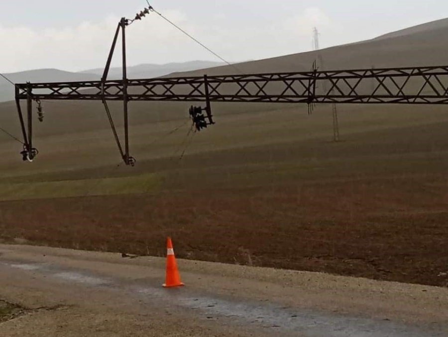 Aksaray’da Fırtına Ve Hortum Yıktı Geçti