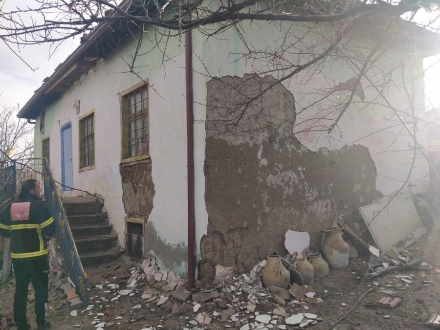 Aksaray’da Fırtına Ve Hortum Yıktı Geçti