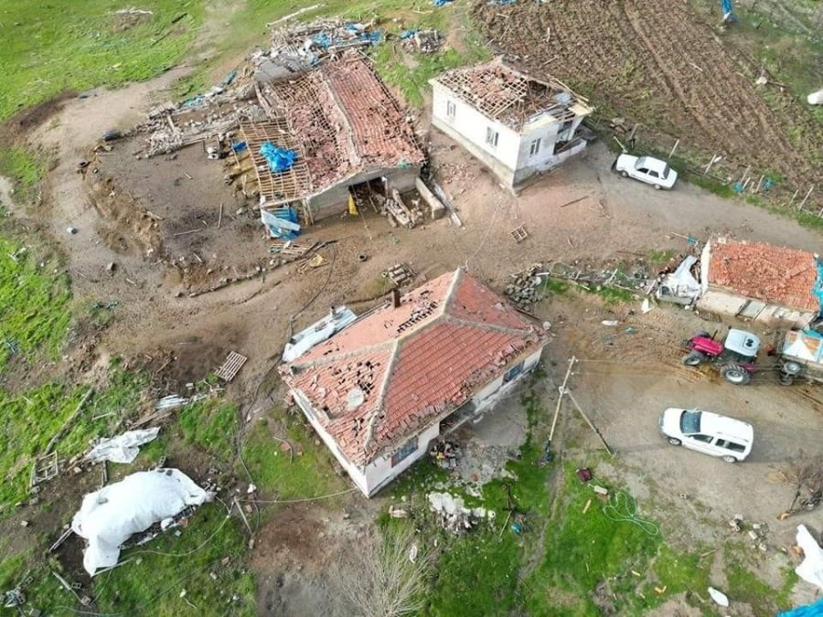 Aksaray’da Fırtına Ve Hortum Yıktı Geçti