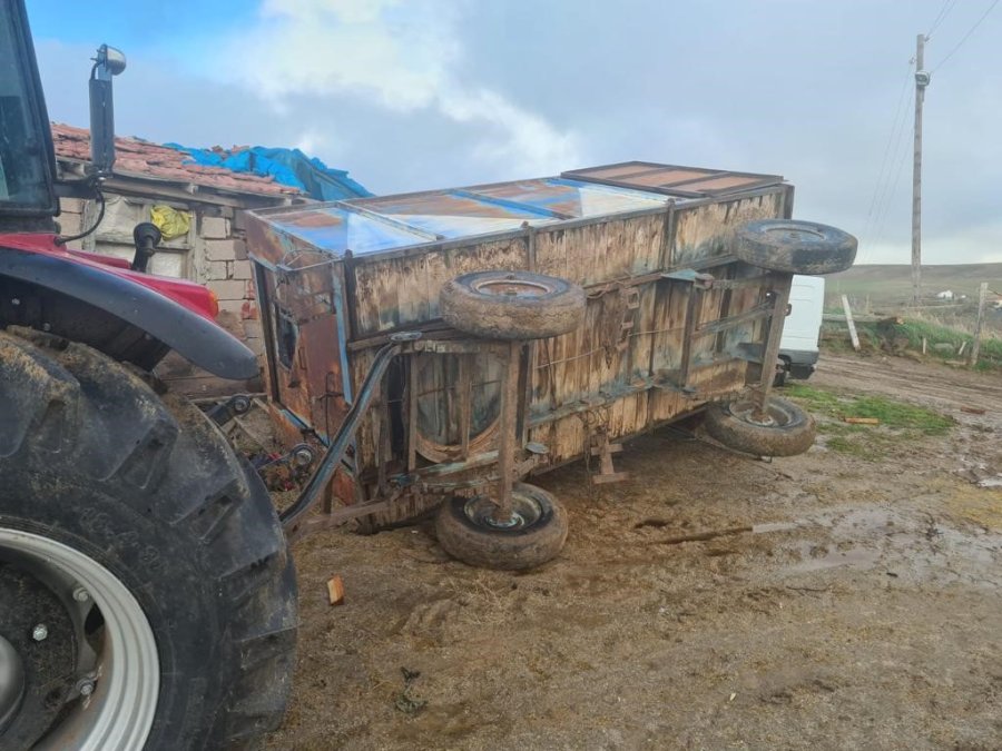Aksaray’da Fırtına Ve Hortum Yıktı Geçti