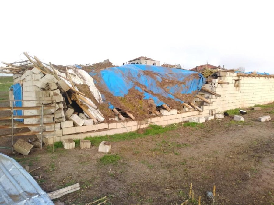 Aksaray’da Fırtına Ve Hortum Yıktı Geçti