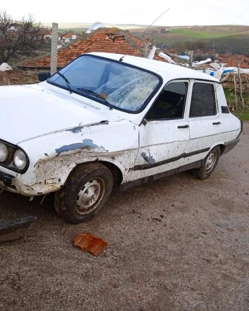 Aksaray’da Fırtına Ve Hortum Yıktı Geçti