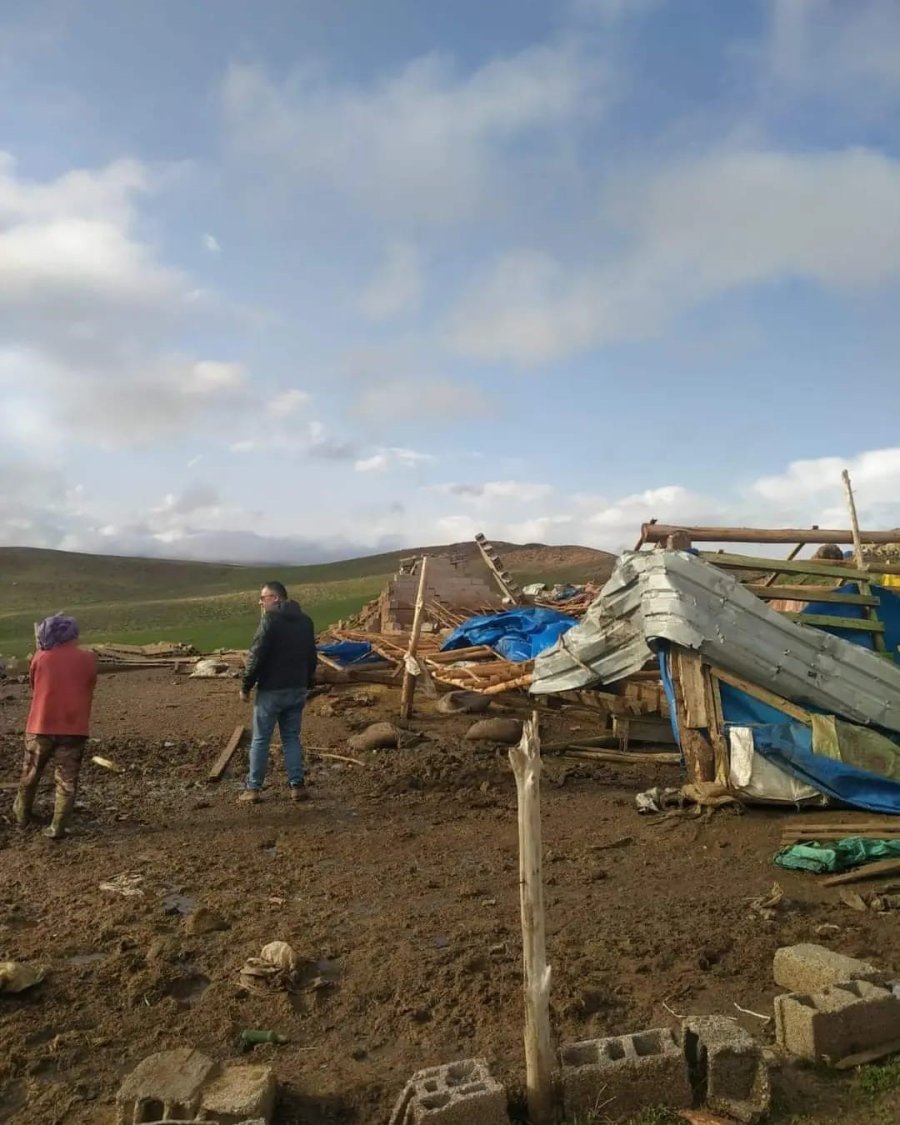 Aksaray’da Fırtına Ve Hortum Yıktı Geçti