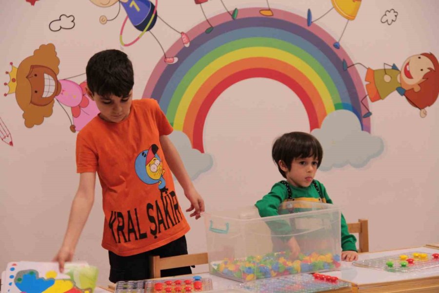 Tüdam’da Eğlenerek Öğrenen Depremzede Çocuklar Farklı Atölyelerde Eğitim Alıyor