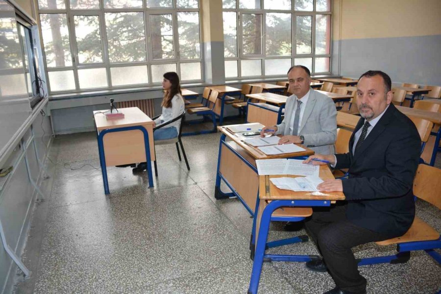 Eskişehir’de De Sözleşmeli Öğretmen Alımı Mülakatları Başladı