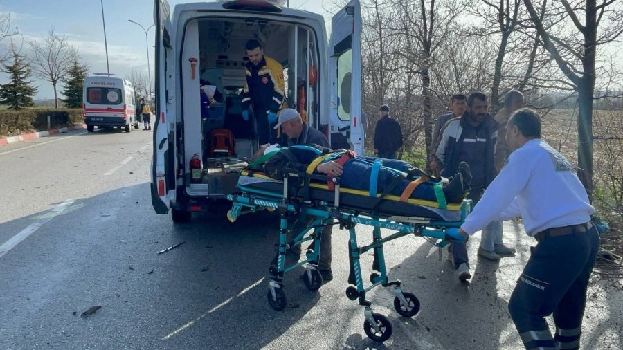 Karaman’da Üç Otomobilin Karıştığı Zincirleme Kaza: 3 Yaralı