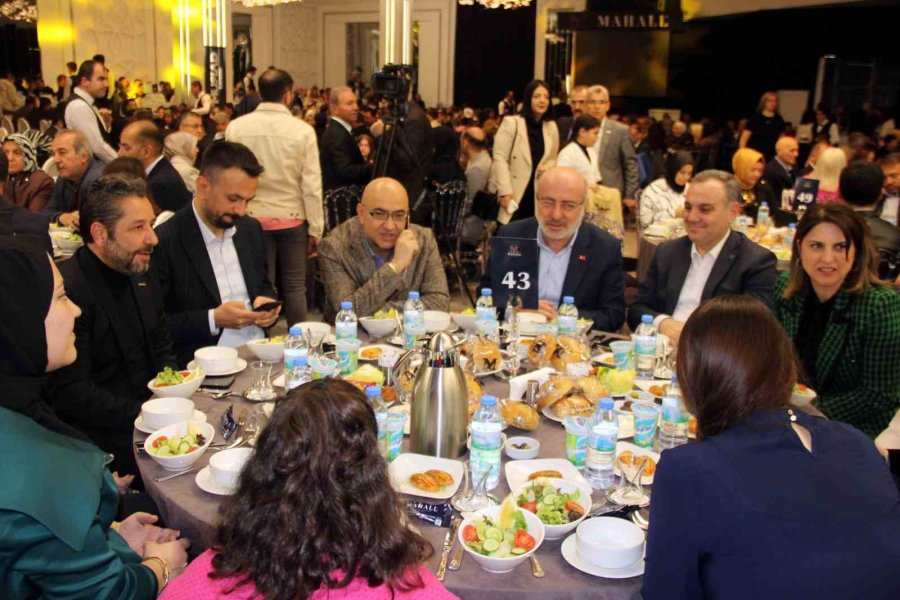 Vali Vekili Esmer: "kayseri’de 45 Bin Depremzede, 8 Bin Depremzede Öğrenci Misafir Ediyoruz"