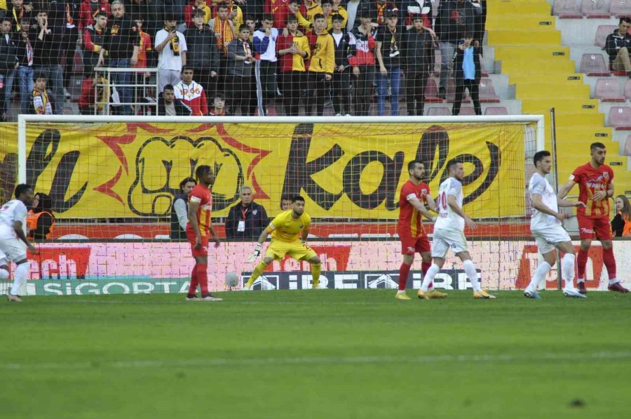 Spor Toto Süper Lig: Kayserispor: 3 - Ümraniyespor: 1 (maç Sonucu)