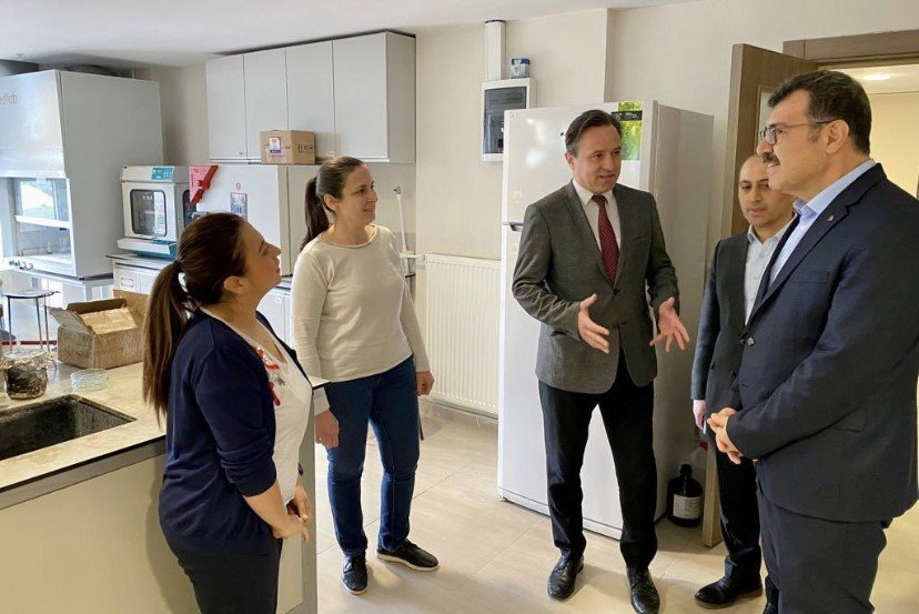 Tübitak Başkanı Prof. Dr. Hasan Mandal’dan Esogü Laboratuvarında İncelemelerde Bulundu