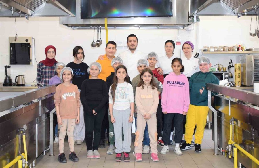 Anadolu Üniversitesi Depremden Etkilenen Çocuklar İçin “öğrenelim, Paylaşalım, Hayatla Buluşalım” Programı Düzenliyor