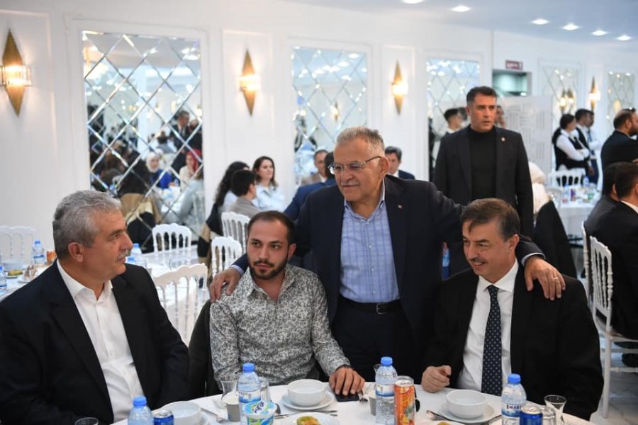 Başkan Büyükkılıç, Meclis Üyeleri Ve Aileleriyle İftarda Buluştu