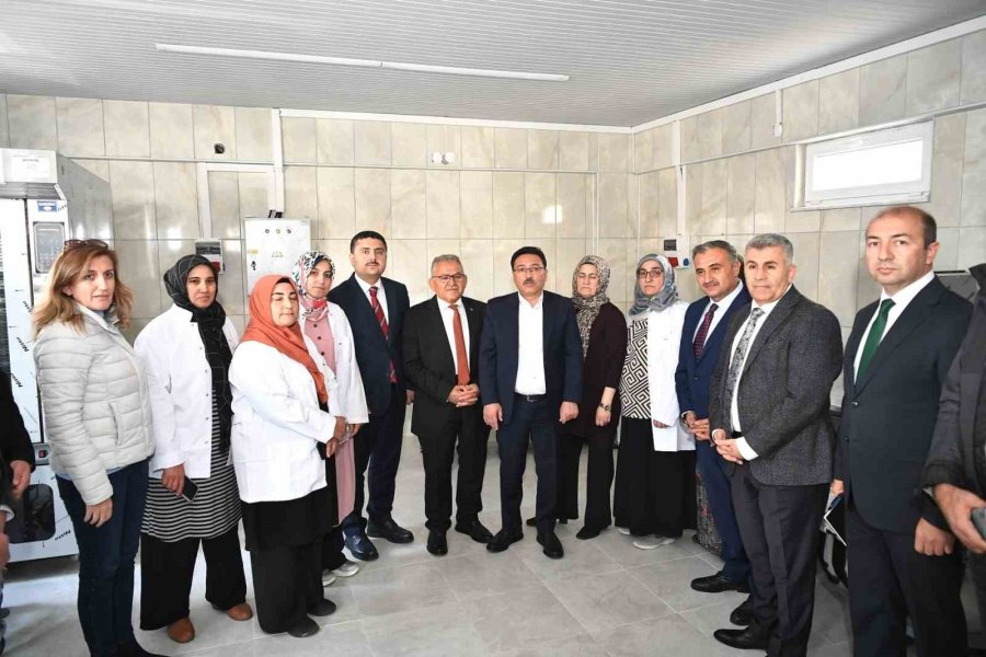 Büyükşehir Meclisi’nden Kadın Kooperatiflerine 200 Bin Tl’lik Destek