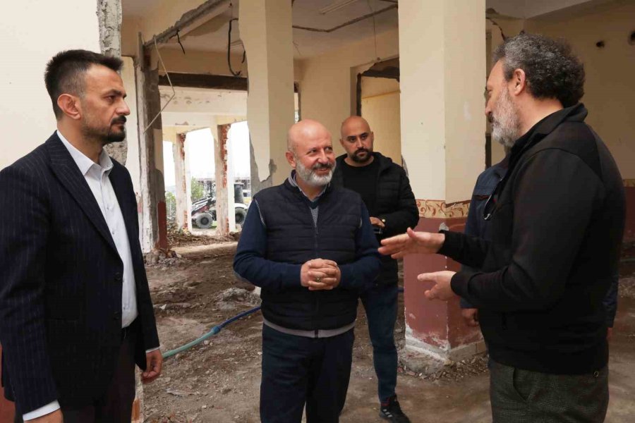 Başkan Çolakbayrakdar; “merkez, Yeni Haliyle Gençlerin Yeni Uğrak Mekânı Olacak”