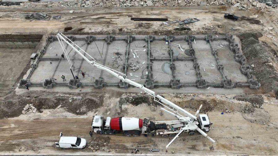 Larende Esnaflarının Taşınacağı Yeni İş Yerleri Hızla Yükseliyor