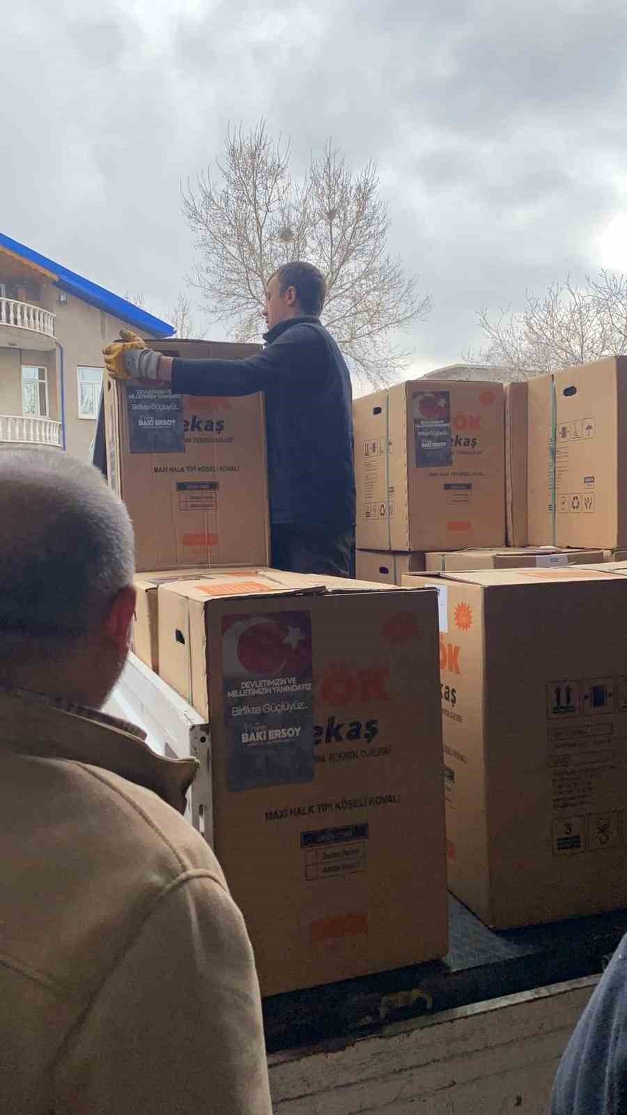 Baki Ersoy’dan İhtiyaç Sahiplerine Yardım Eli