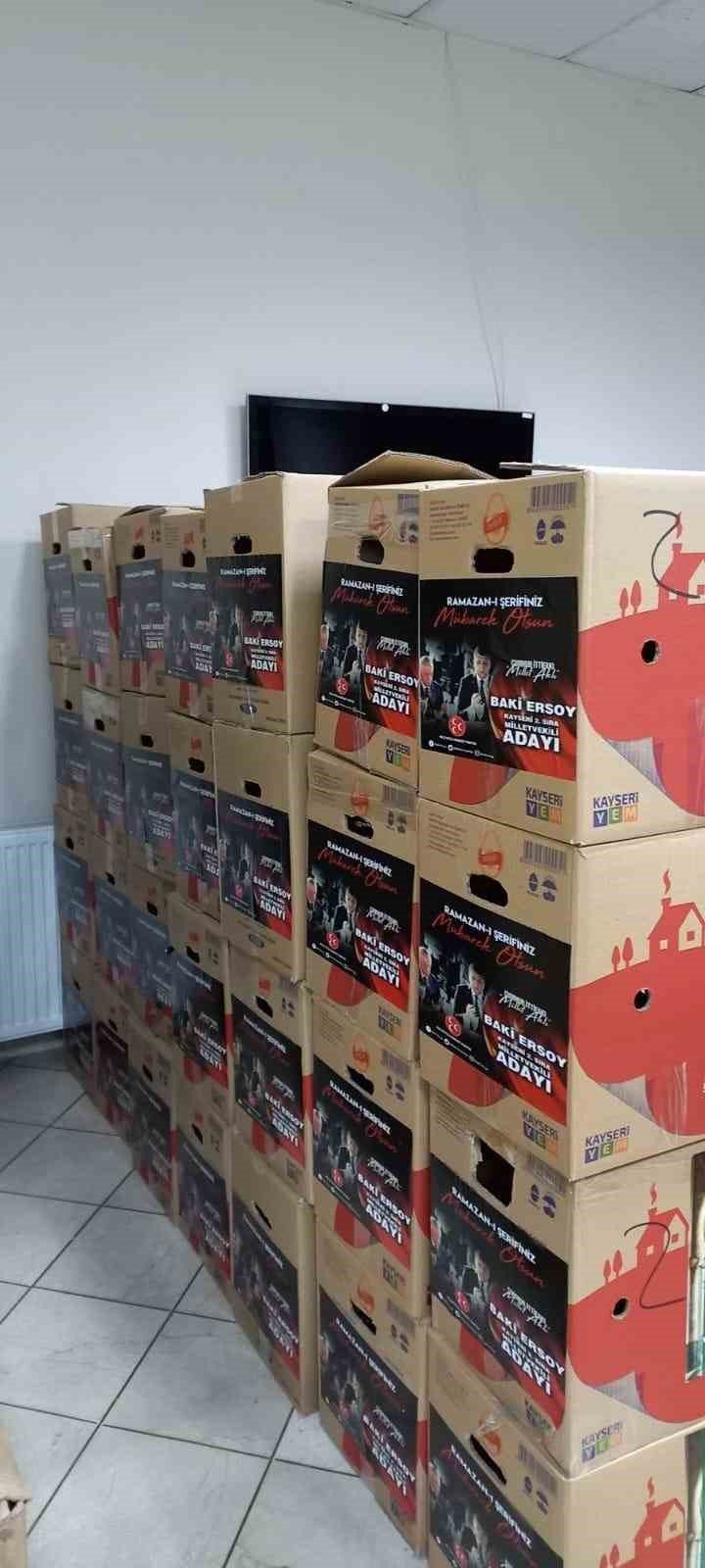 Baki Ersoy’dan İhtiyaç Sahiplerine Yardım Eli