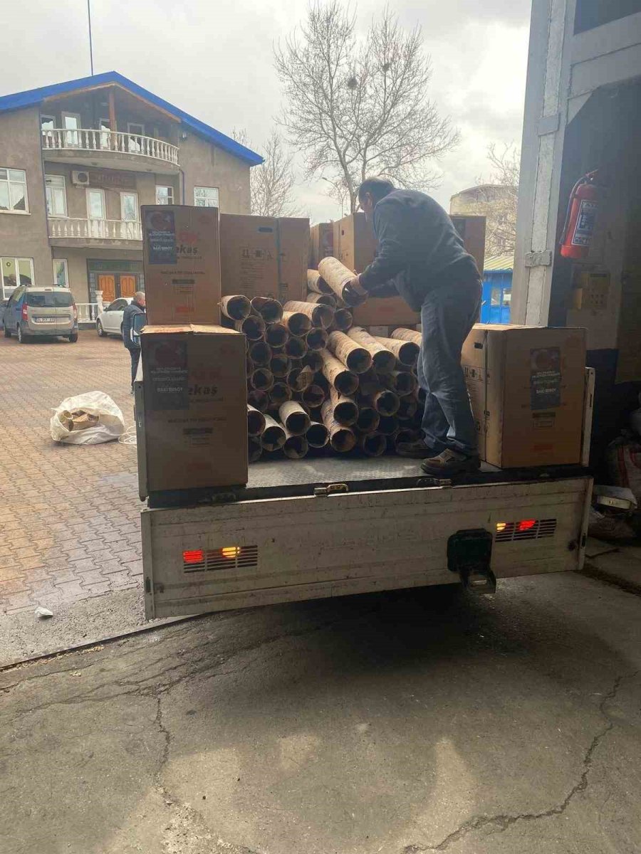 Baki Ersoy’dan İhtiyaç Sahiplerine Yardım Eli