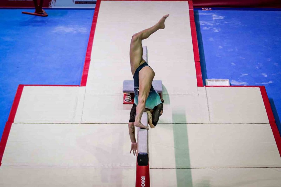 Artistik Cimnastik Avrupa Şampiyonası’nda İkinci Gün Geride Kaldı